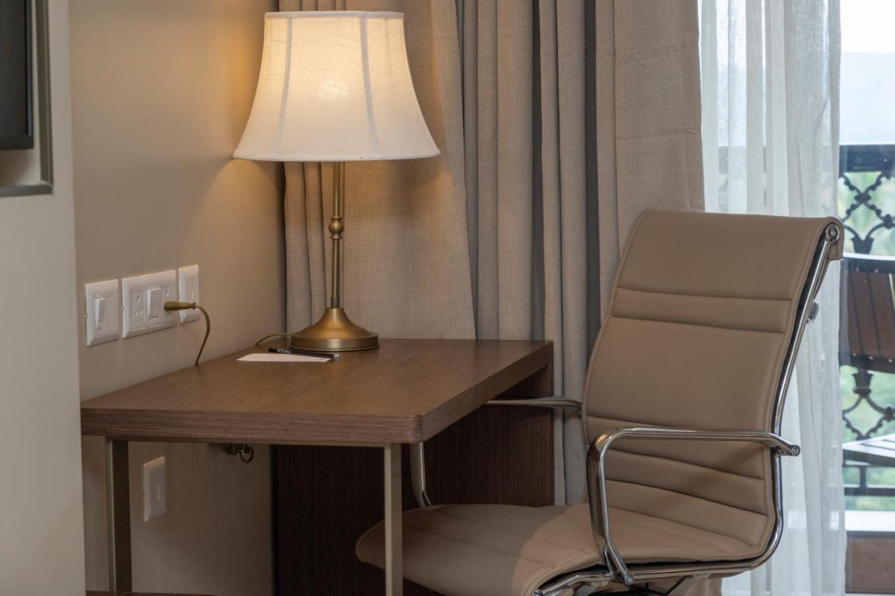Fairfield By Marriott Goa Calangute Hotel ภายนอก รูปภาพ